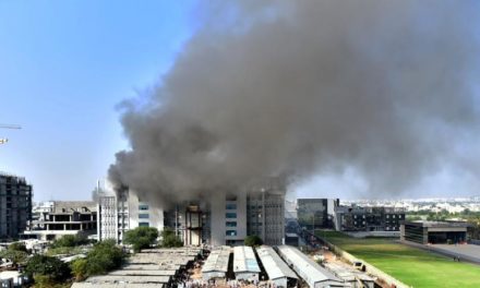 Incendio de una de las instalaciones de vacunas en India