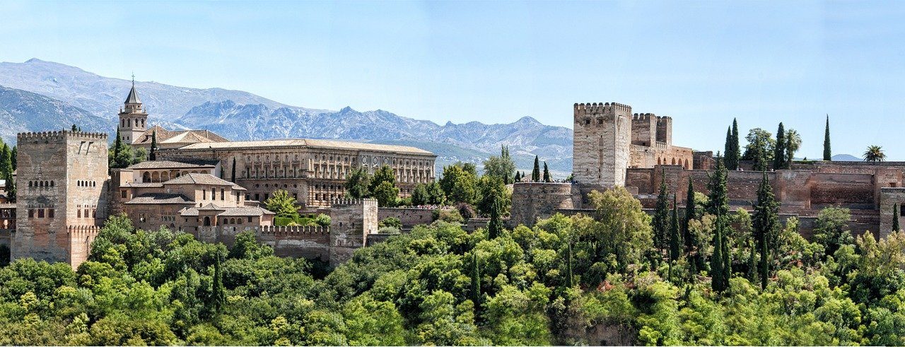 Pueblos de Granada perimetralmente confinados
