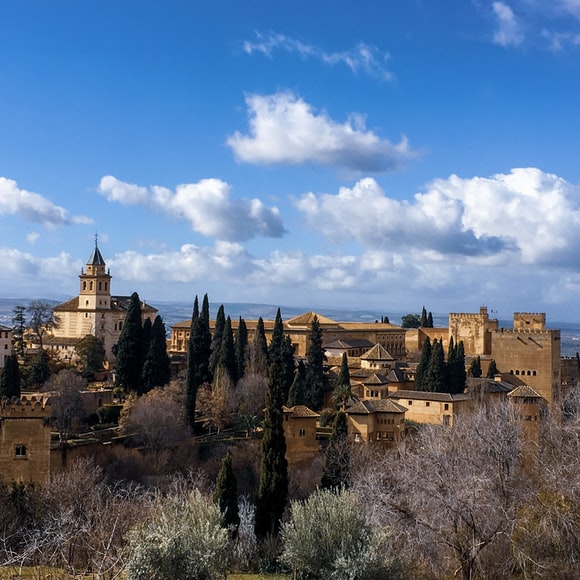 Lugares que puedes visitar en Granada estas Navidades